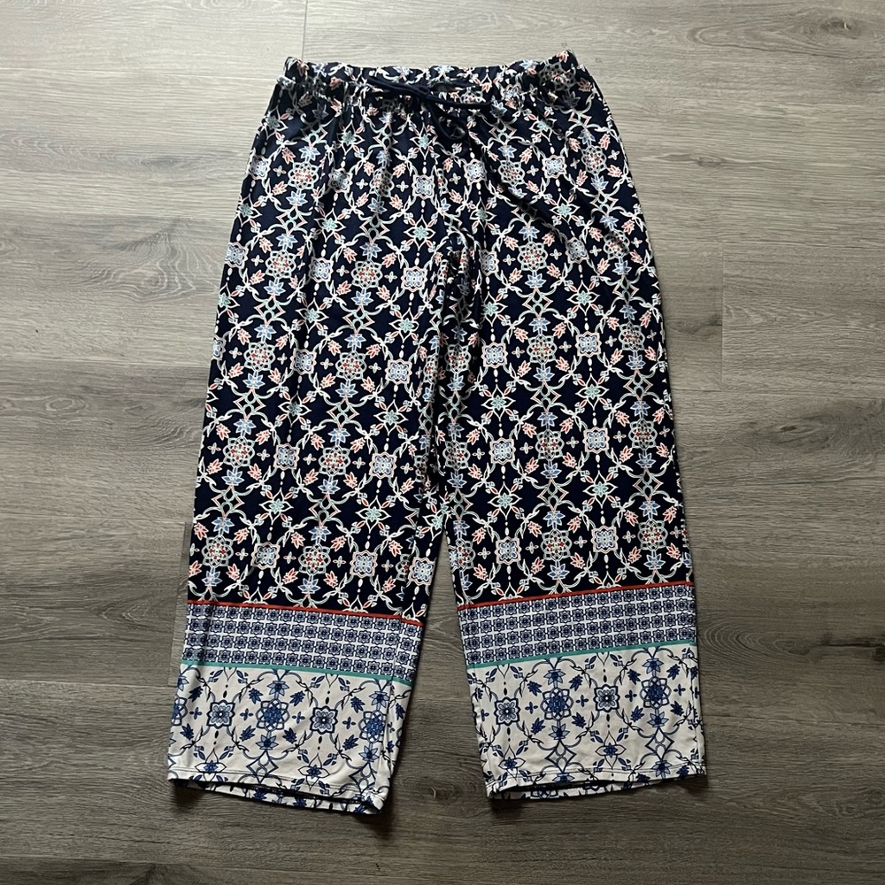 Floral Patterned Wide-Leg Pants